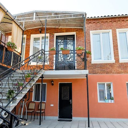 Bibi Hotel Koetaisi Buitenkant foto