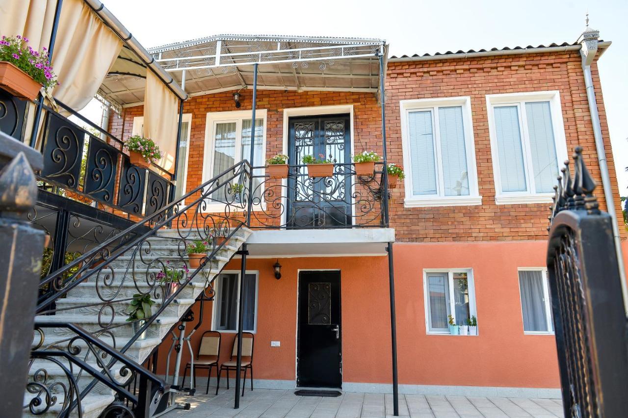 Bibi Hotel Koetaisi Buitenkant foto