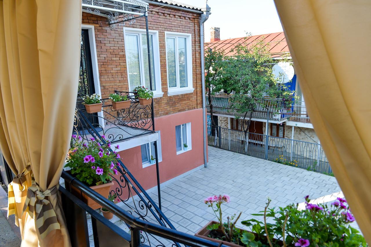 Bibi Hotel Koetaisi Buitenkant foto