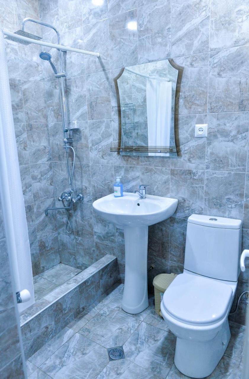 Bibi Hotel Koetaisi Buitenkant foto